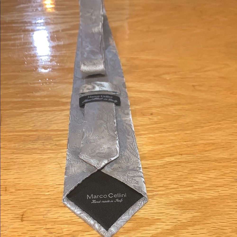 Silver Silk Tie with Shimmery Finish and Diagonal Texture